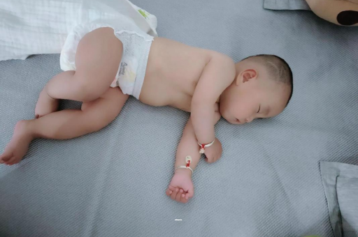 蚌埠宝宝总是摇头怎么回事